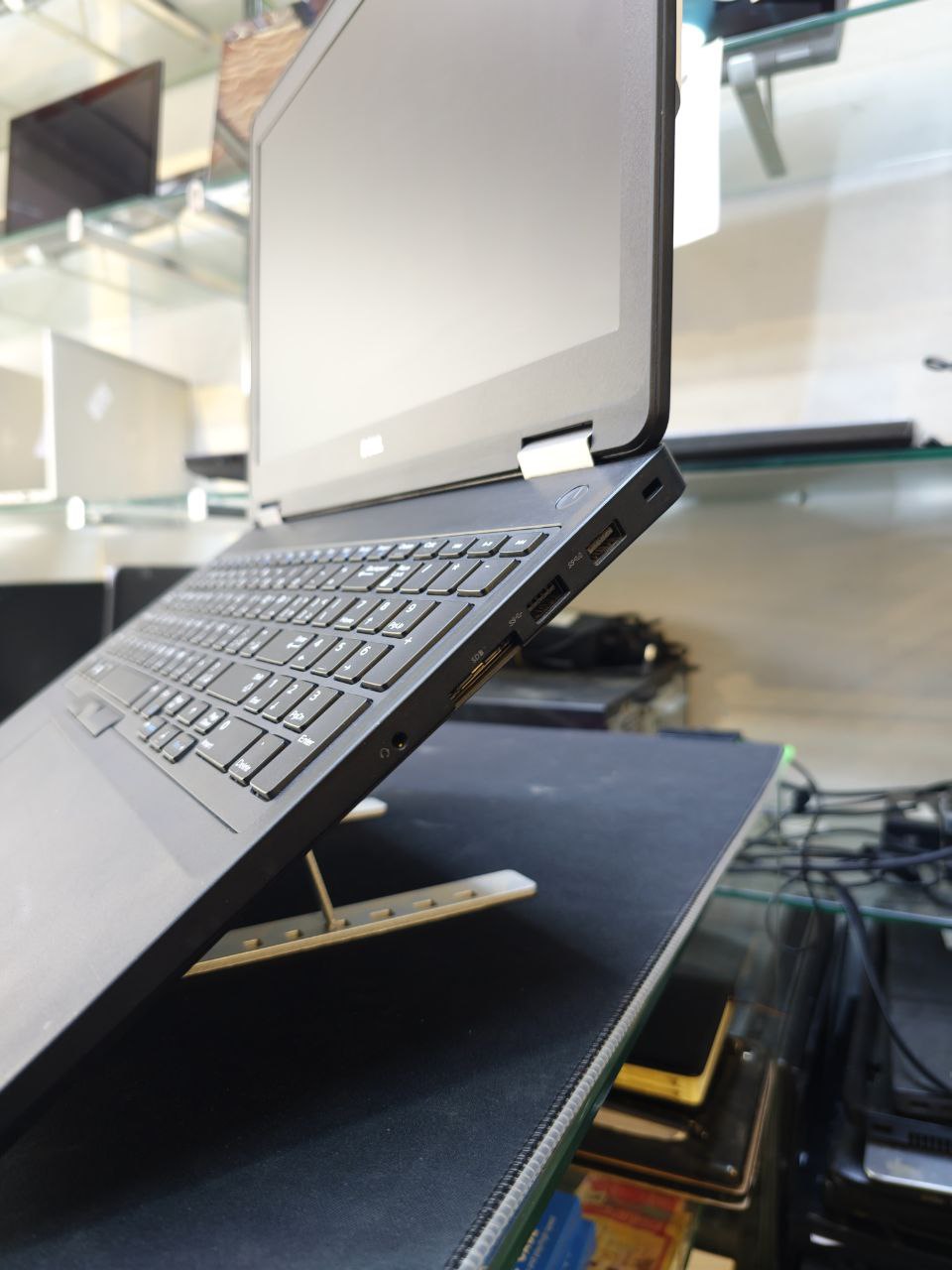 Dell Latitude 5570